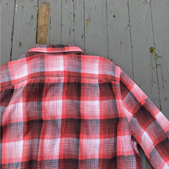 American Eagle • Plaid Button Down Shirt - Picture 15 of 16